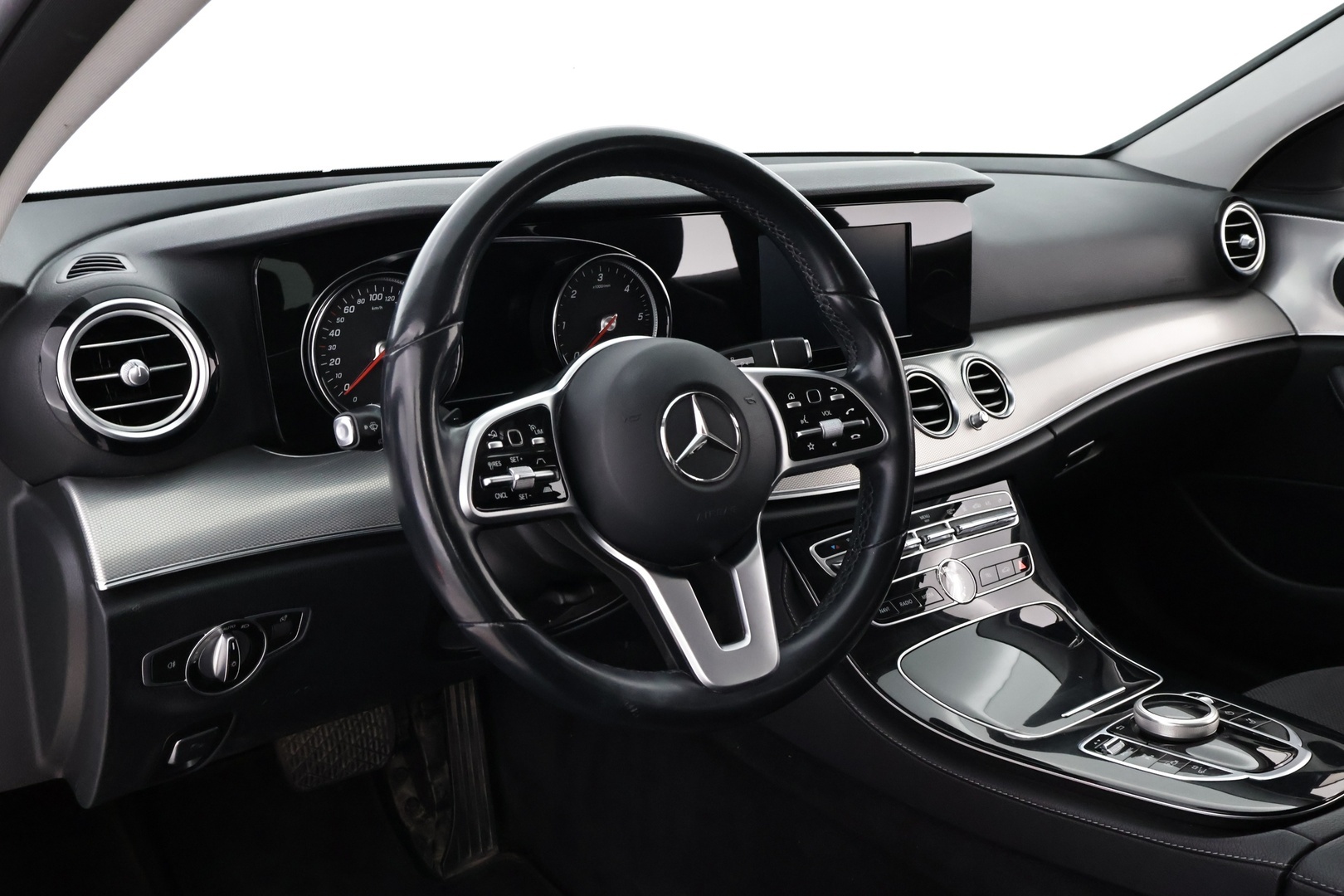 MERCEDES-BENZ E 2020