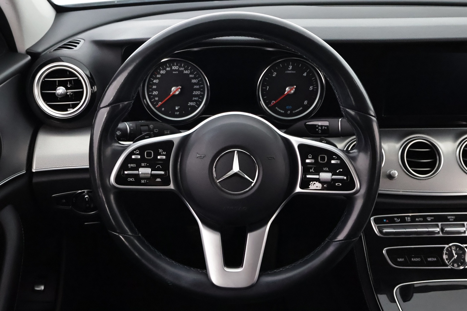 MERCEDES-BENZ E 2020
