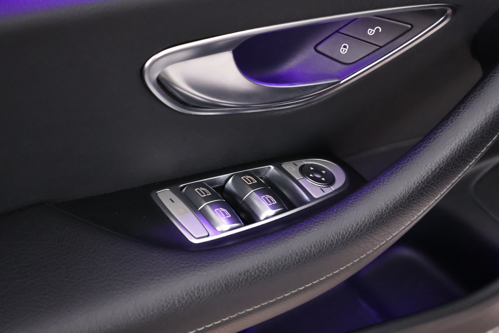 MERCEDES-BENZ E 2020
