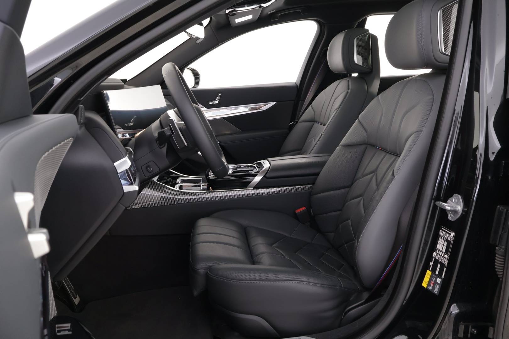 BMW 750 2023