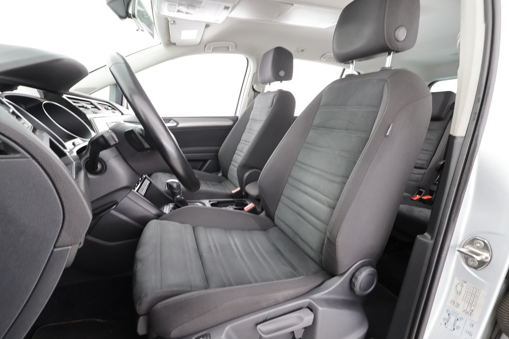 VOLKSWAGEN Touran 2017