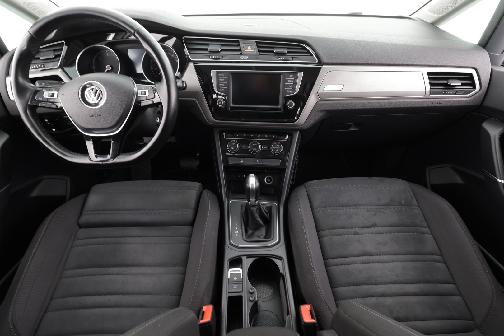 VOLKSWAGEN Touran 2017