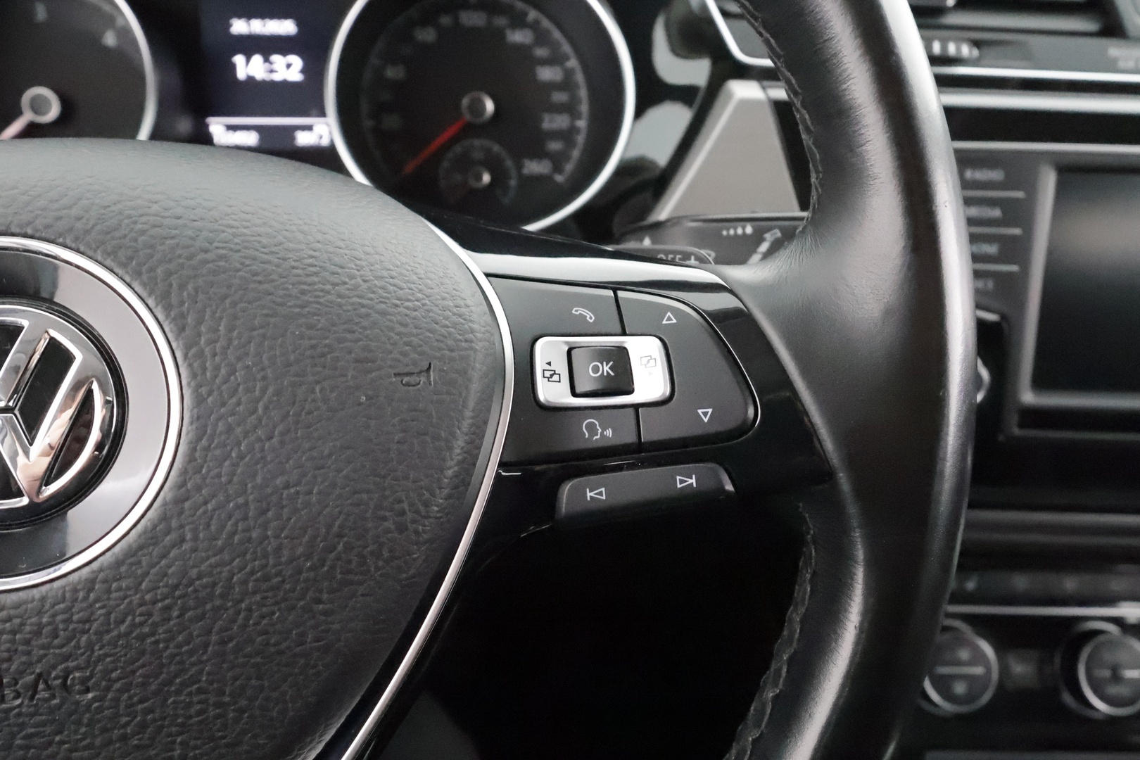 VOLKSWAGEN Touran 2017