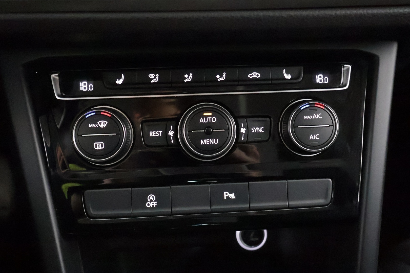 VOLKSWAGEN Touran 2017