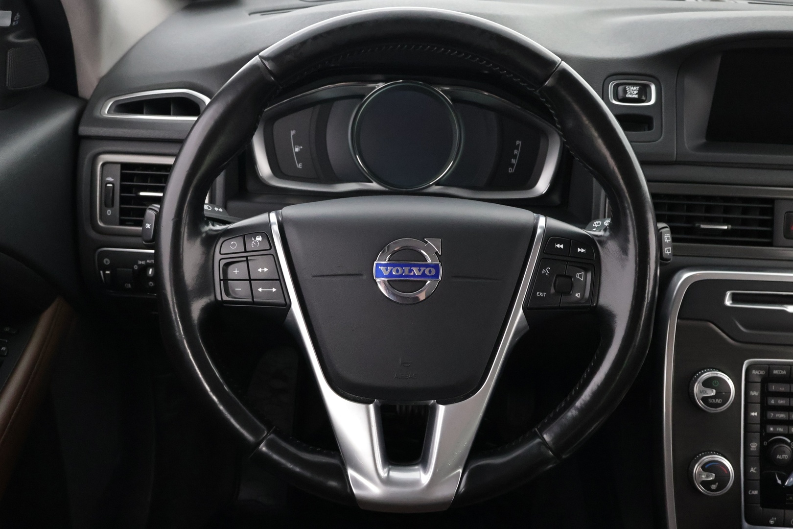 VOLVO XC70 2016