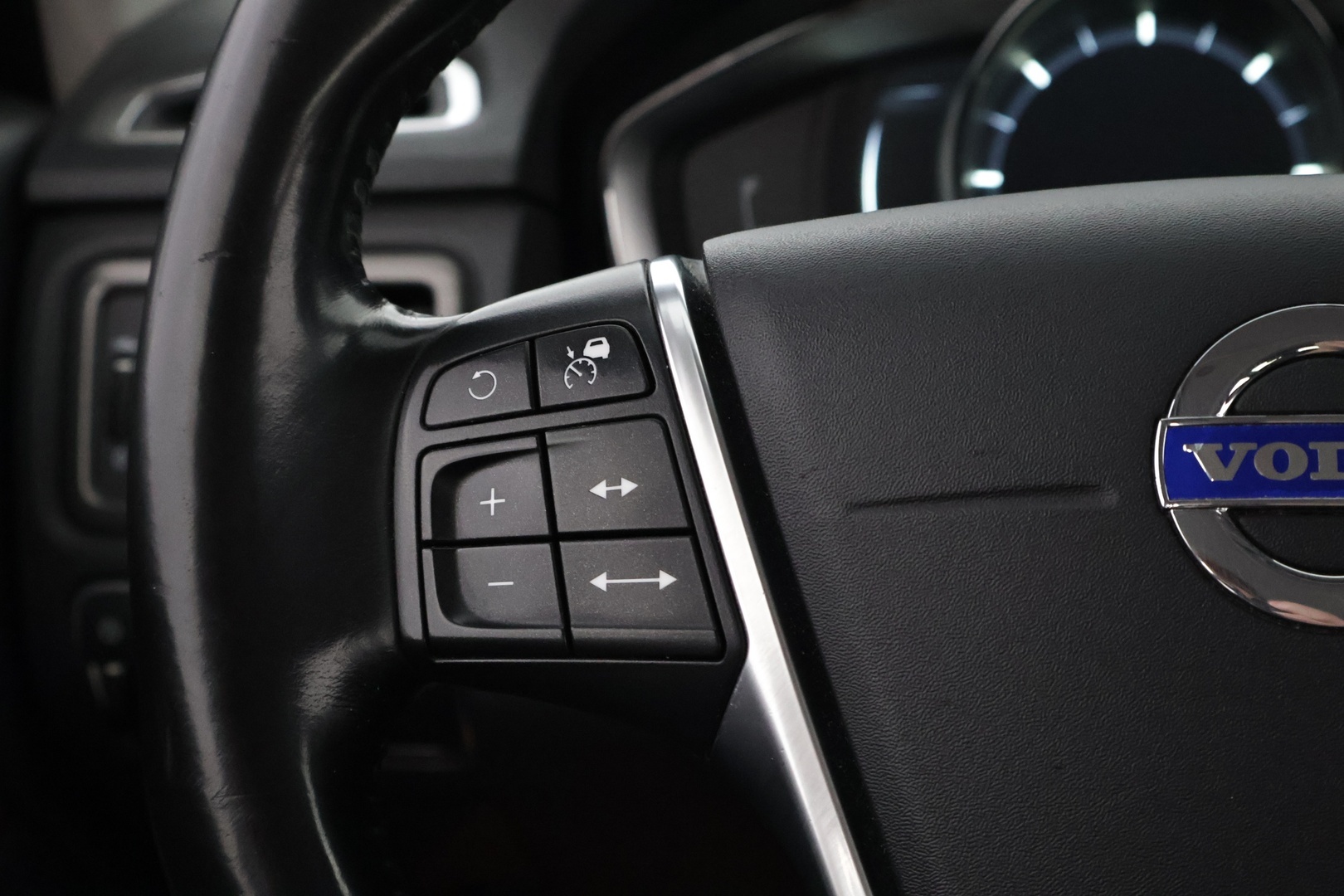 VOLVO XC70 2016