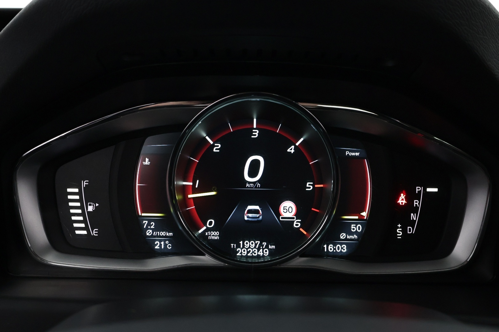 VOLVO XC70 2016