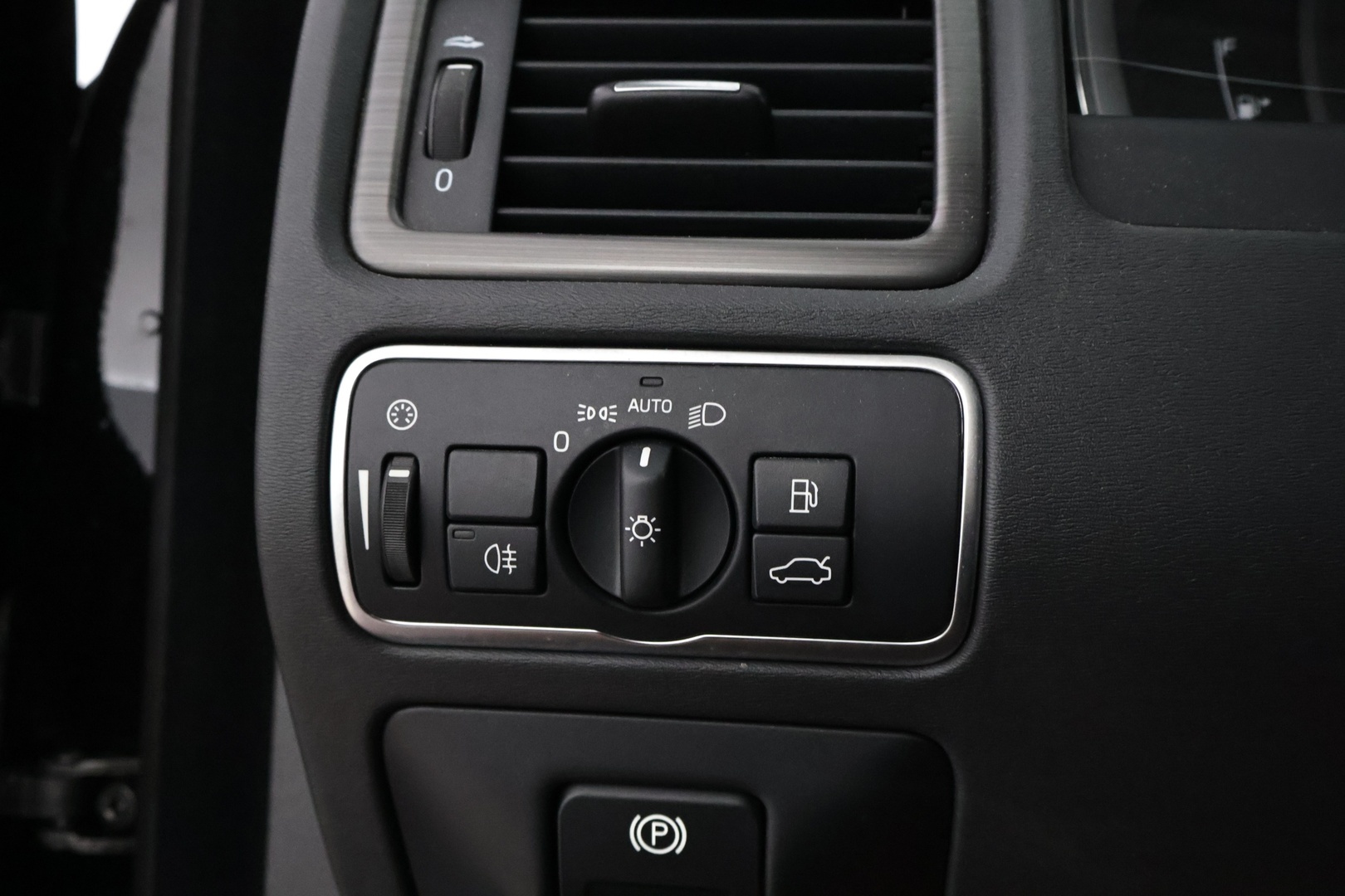 VOLVO XC70 2016