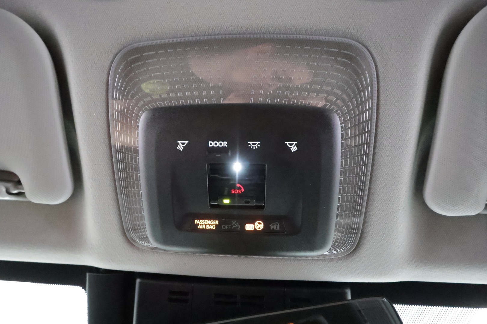 TOYOTA Prius Plug-in 2024