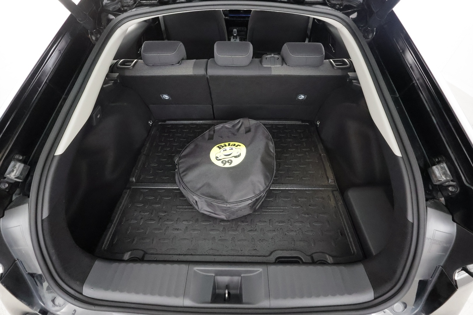 TOYOTA Prius Plug-in 2024