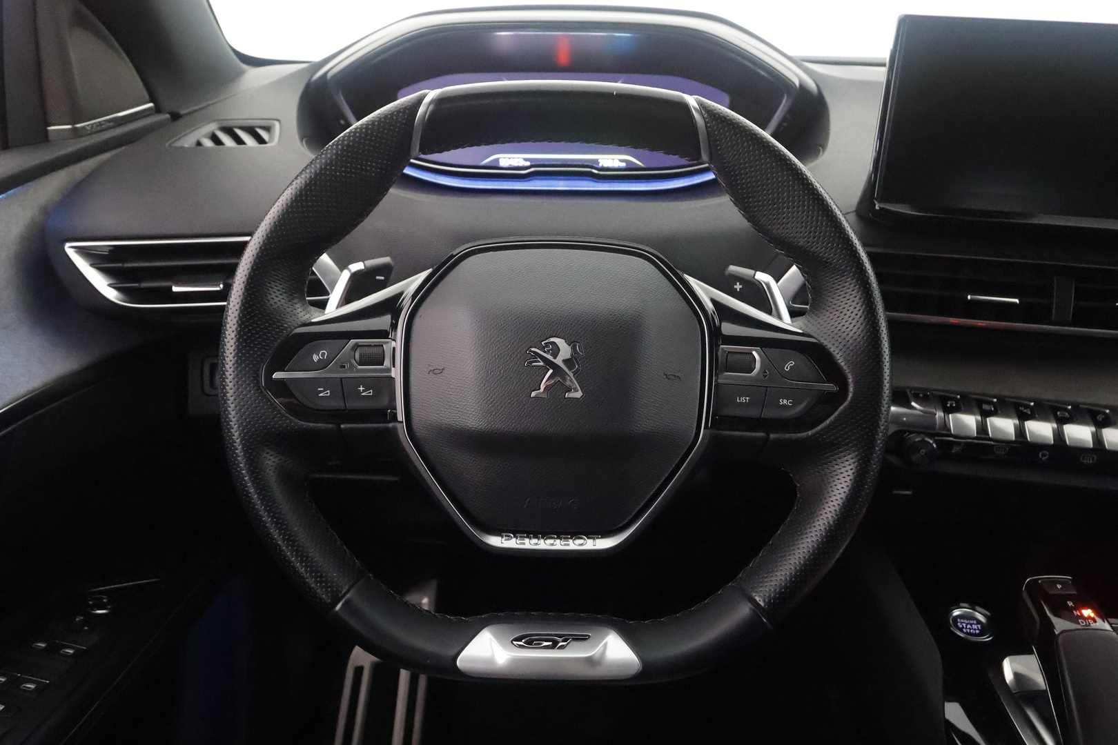 PEUGEOT 3008 2021