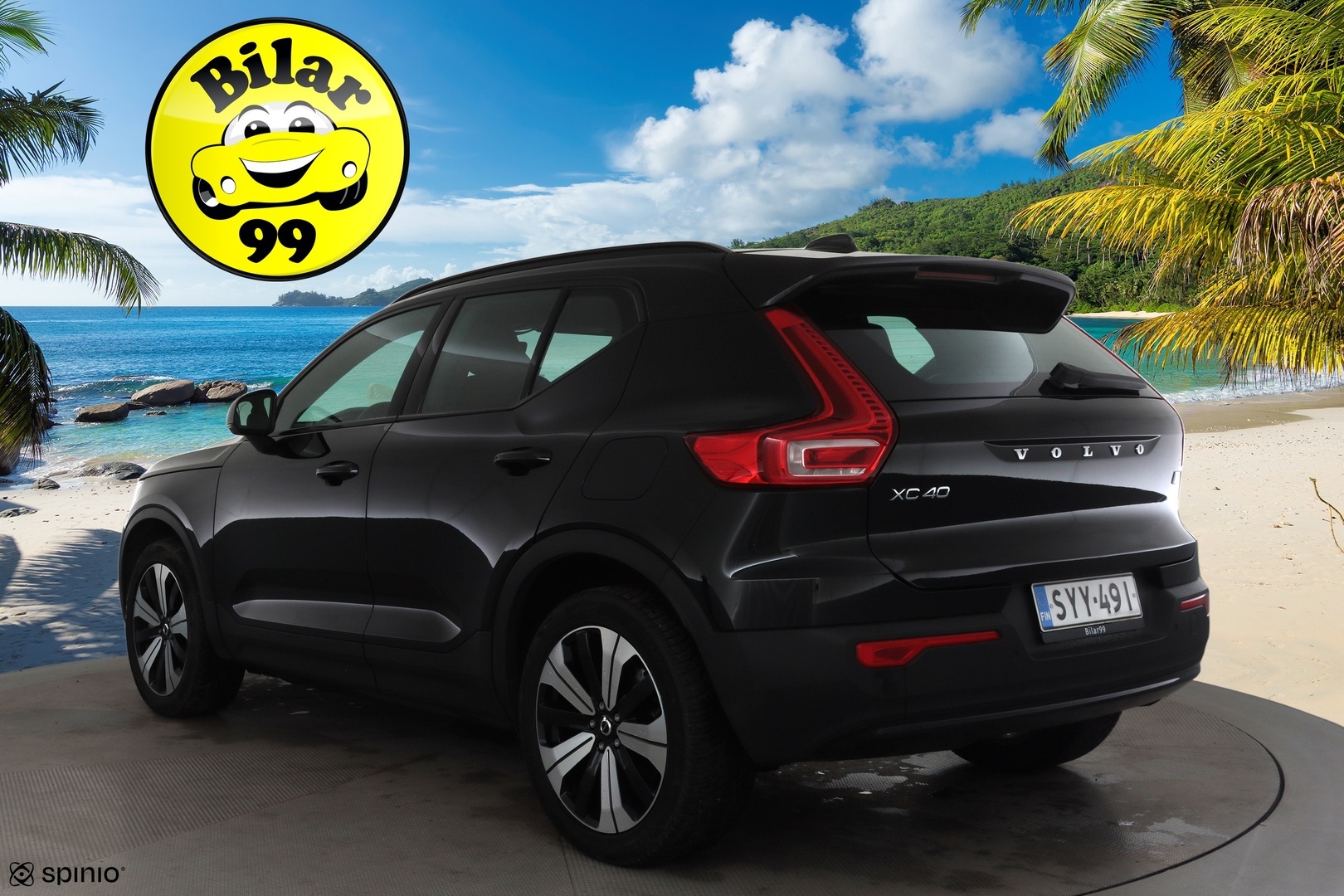 VOLVO XC40 2023