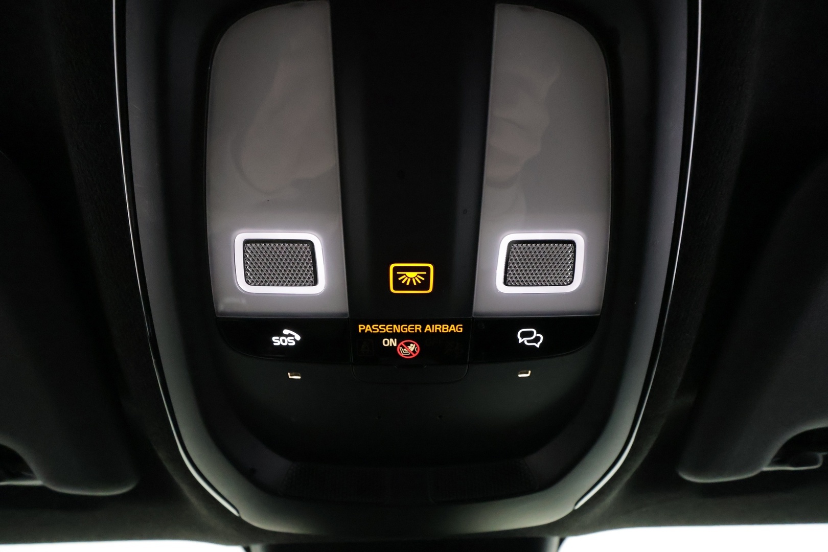 VOLVO C40 2023