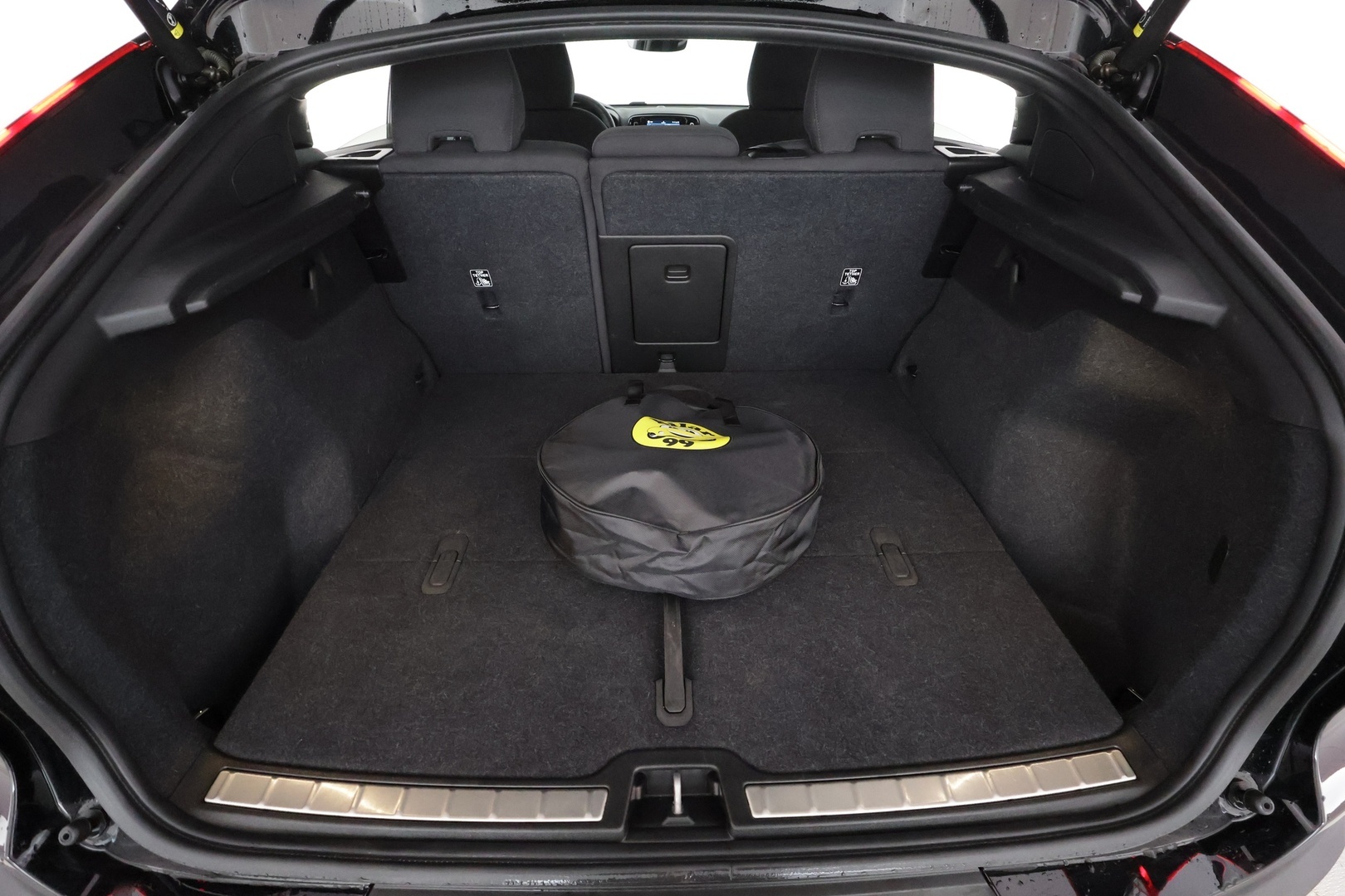 VOLVO C40 2023