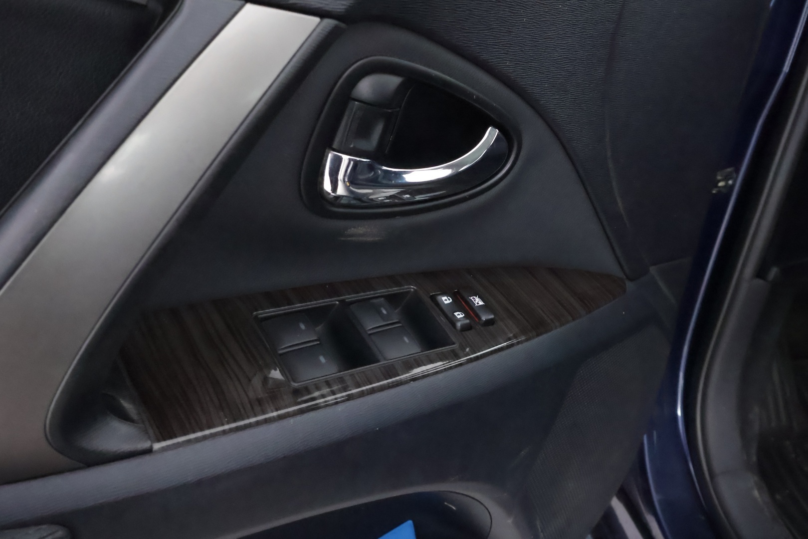 TOYOTA Avensis 2012