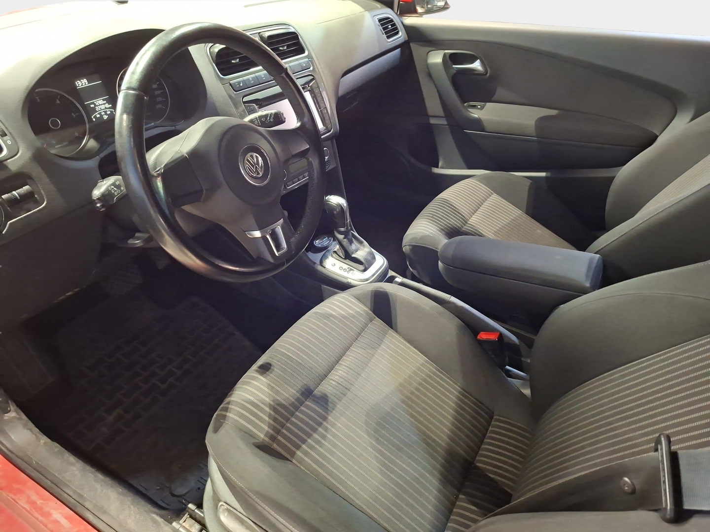VOLKSWAGEN Polo 2011