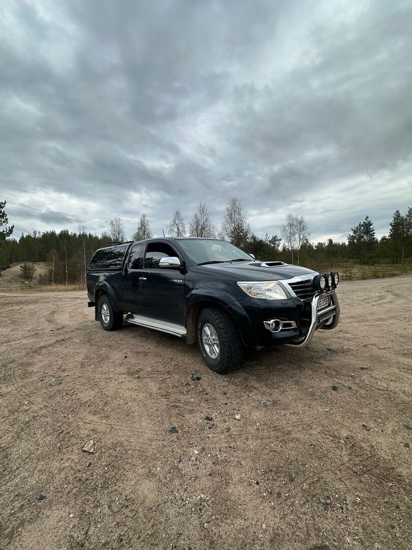 TOYOTA Hilux 2013