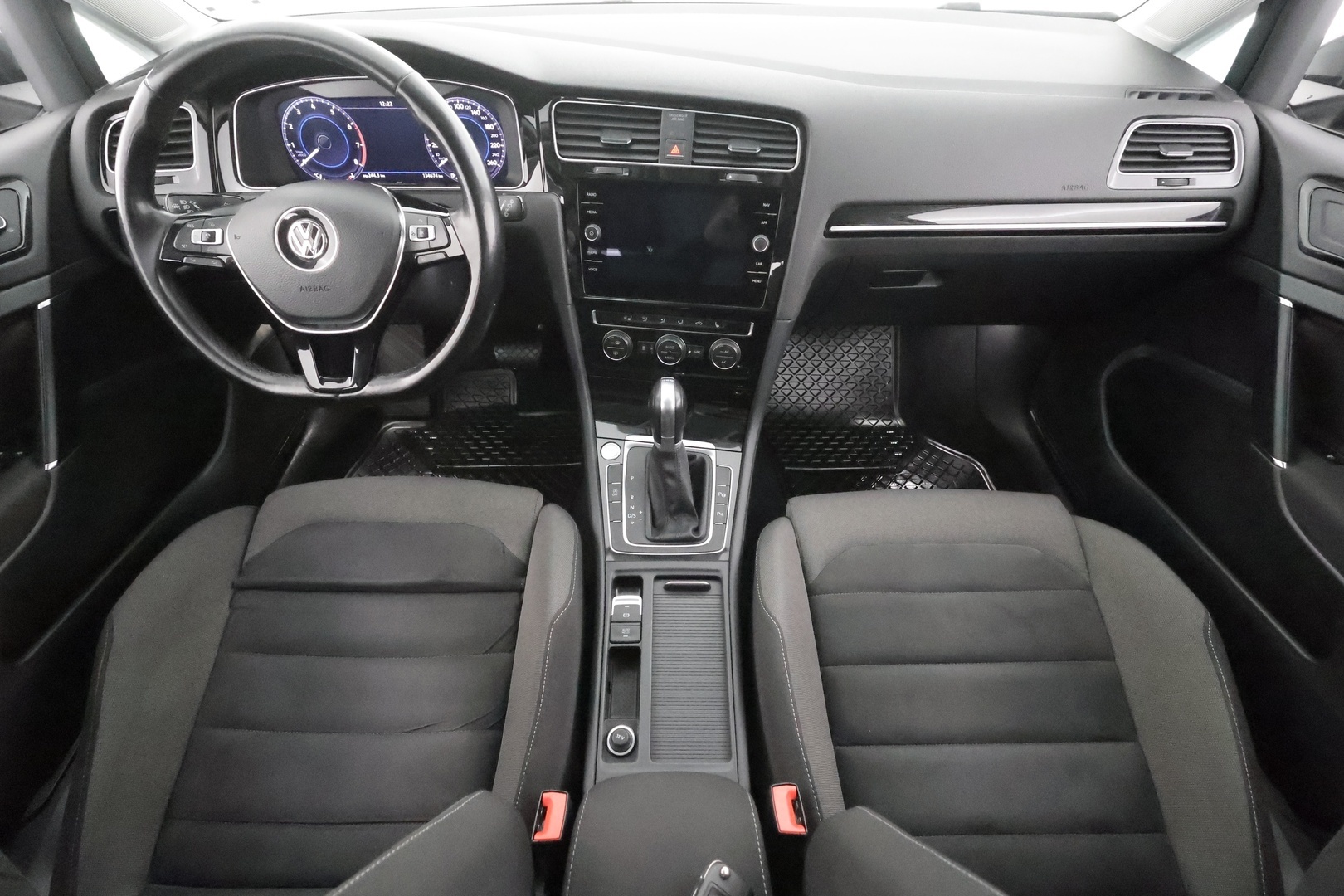 VOLKSWAGEN Golf 2018