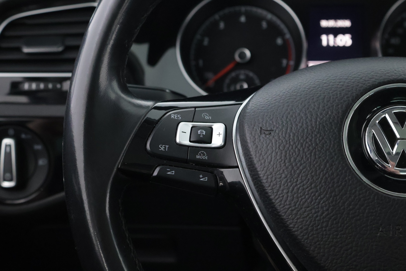 VOLKSWAGEN Golf 2013