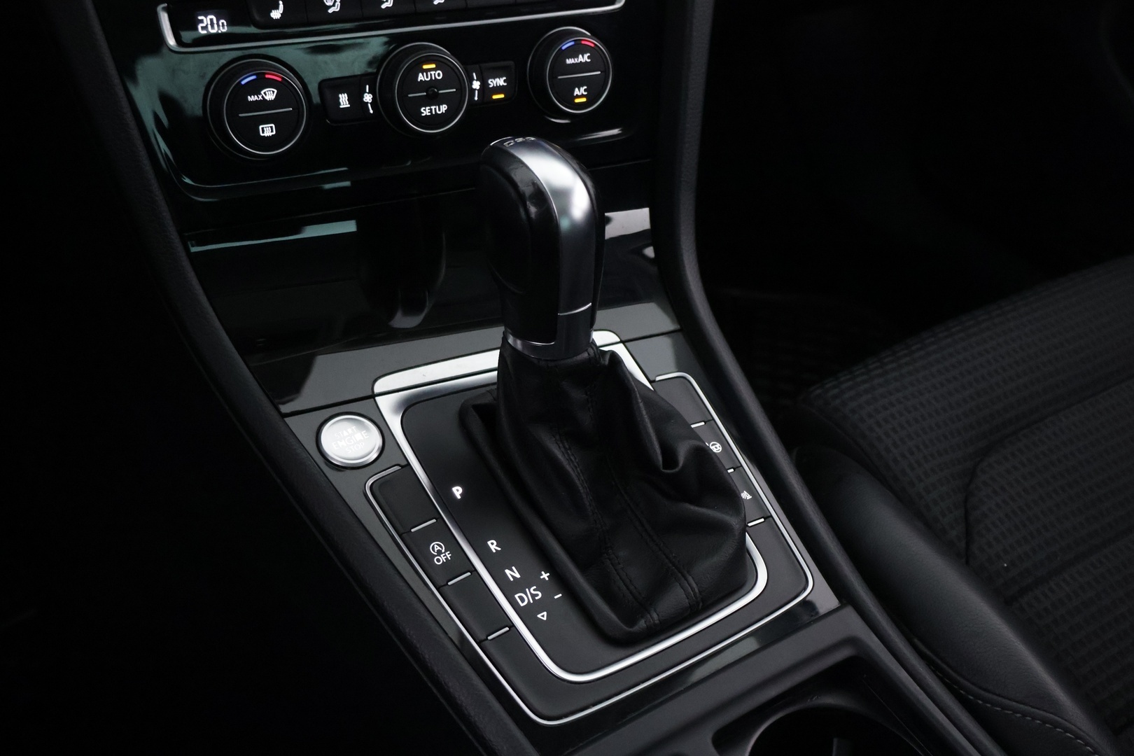 VOLKSWAGEN Golf 2013