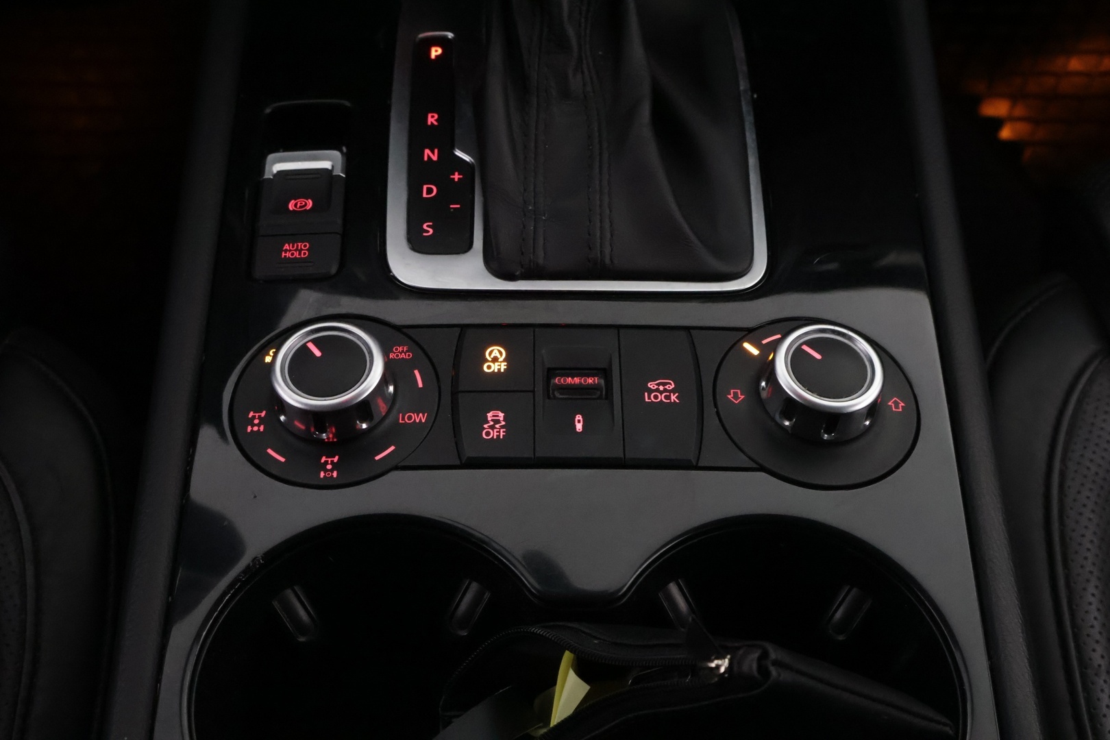 VOLKSWAGEN Touareg 2011