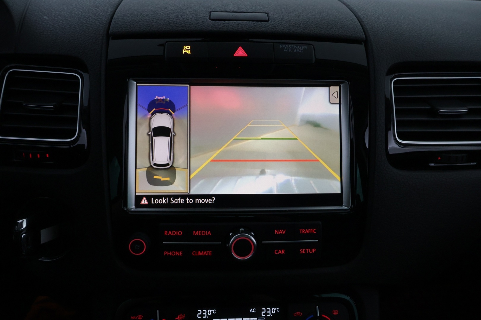 VOLKSWAGEN Touareg 2011