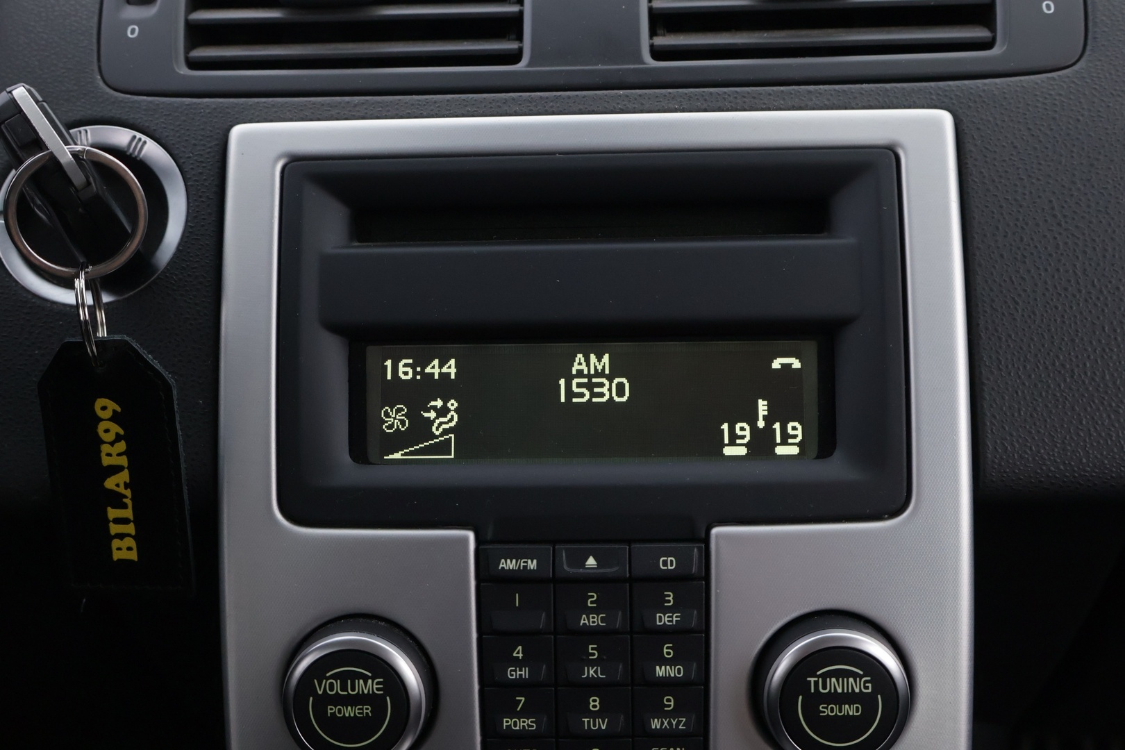 VOLVO V50 2011