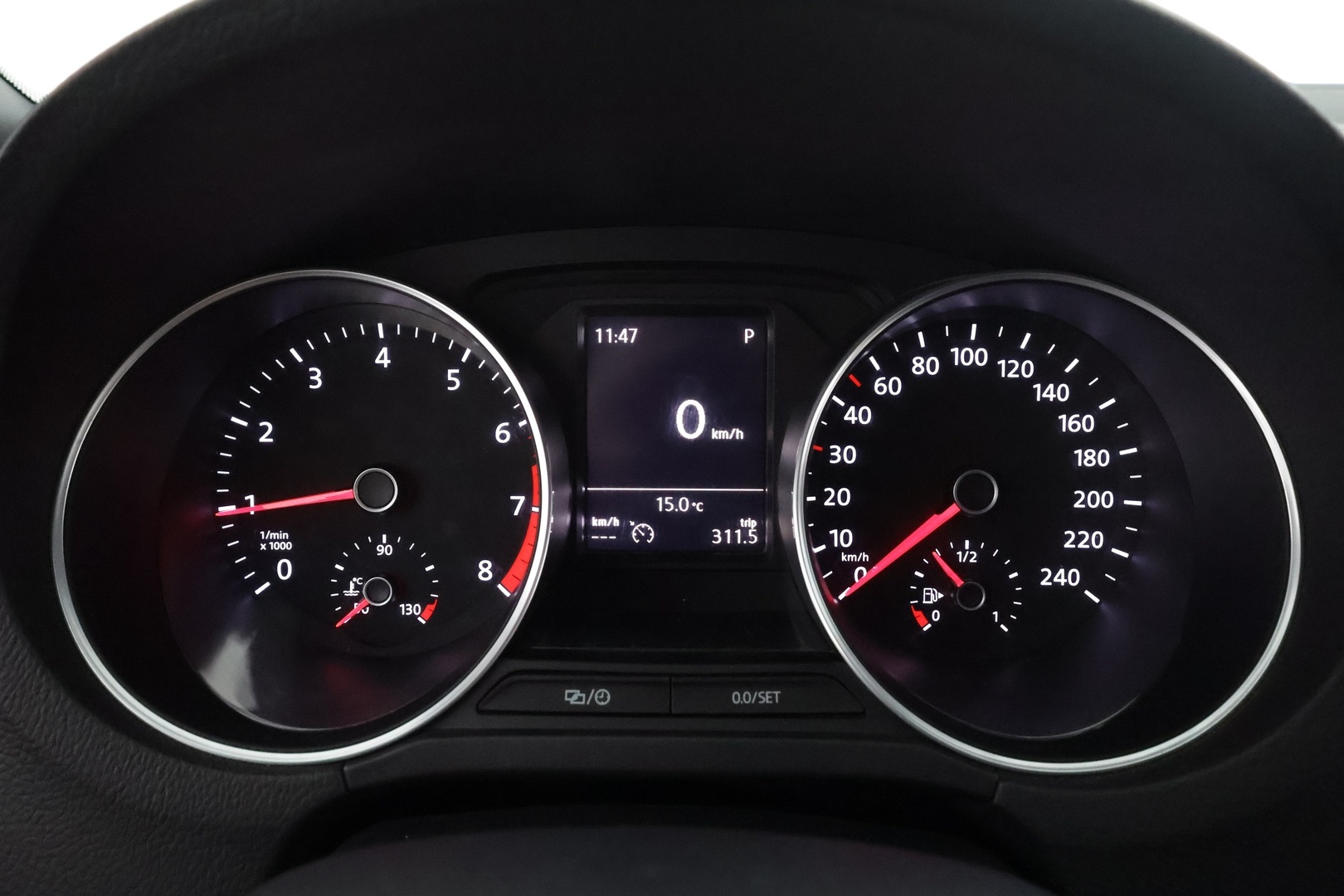 VOLKSWAGEN Polo 2015
