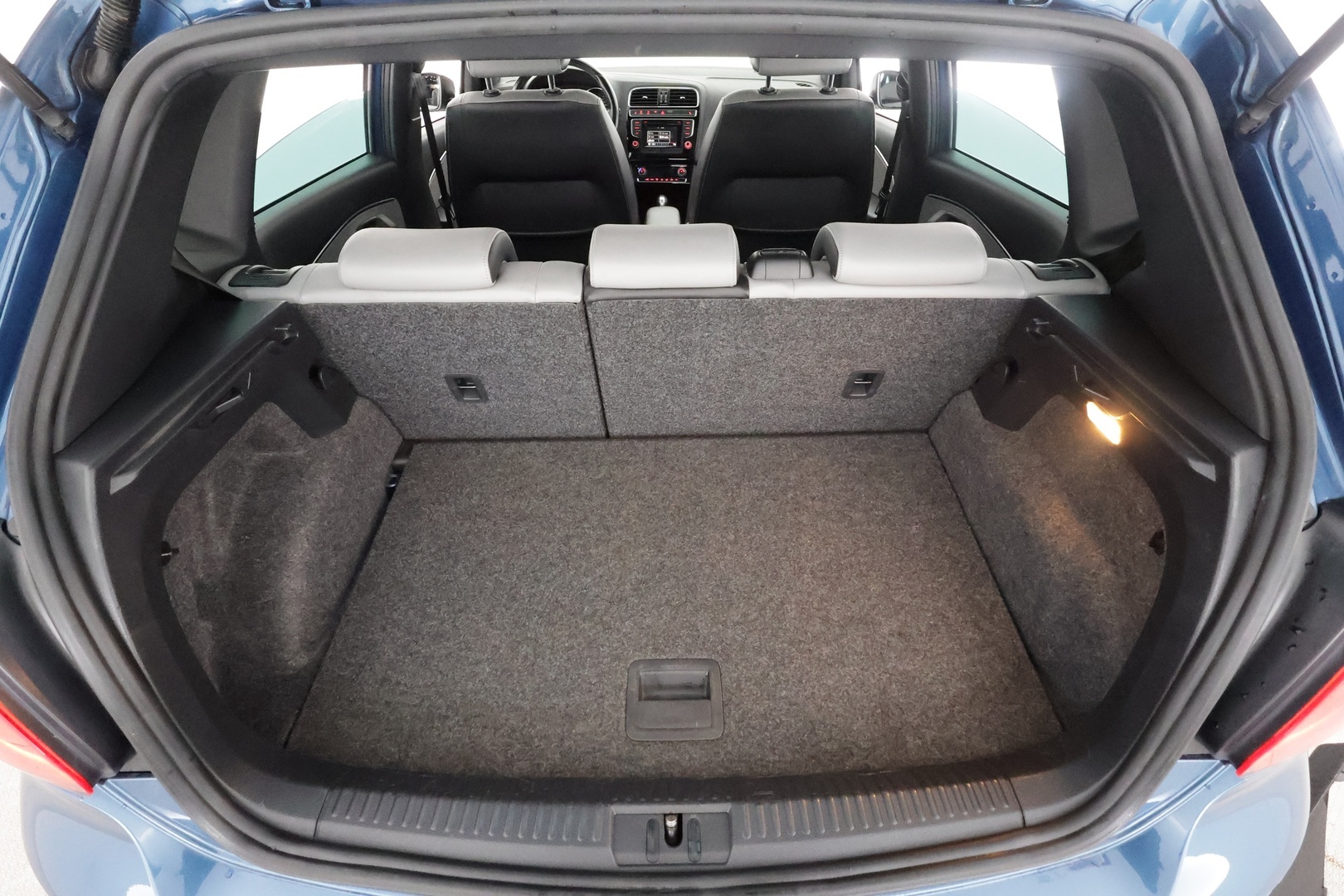 VOLKSWAGEN Polo 2015