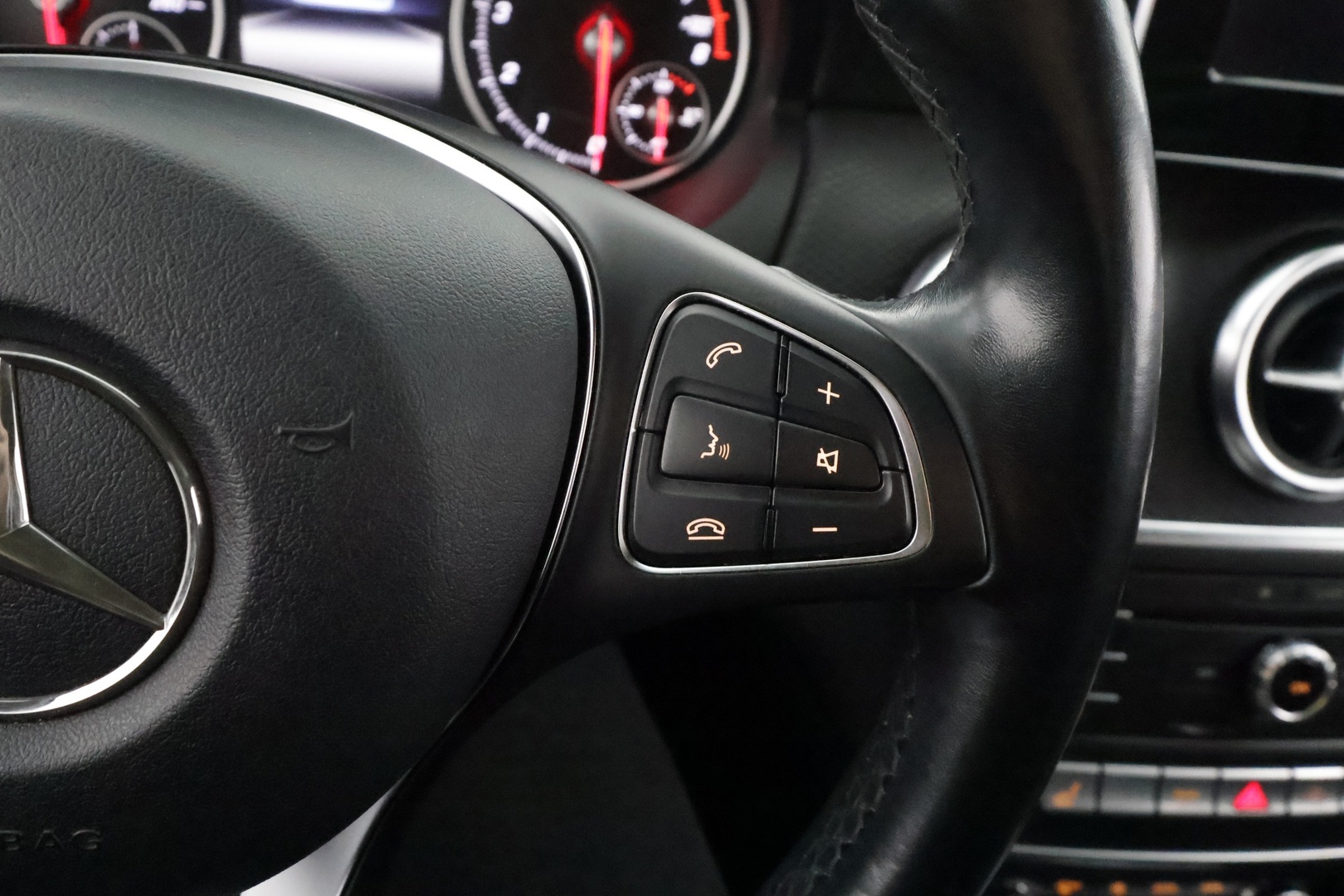 MERCEDES-BENZ A 2016