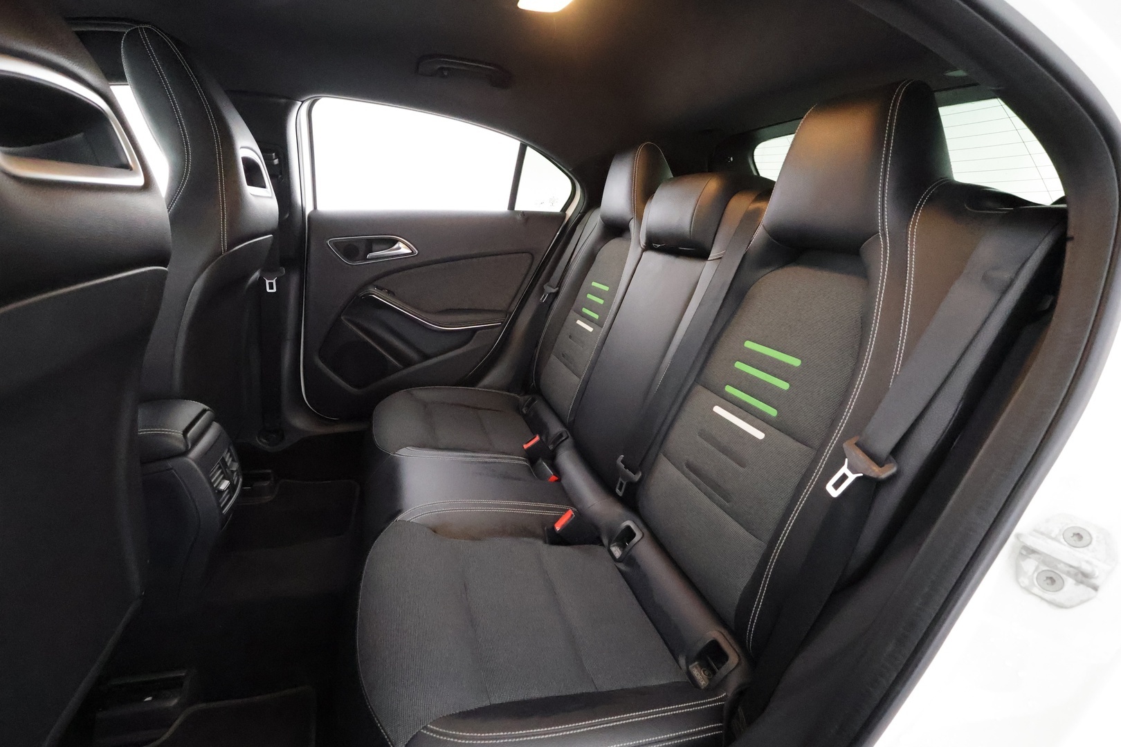 MERCEDES-BENZ A 2016