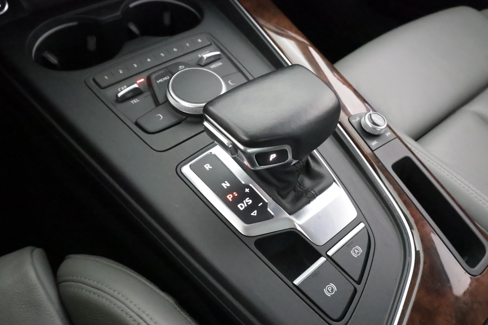AUDI A4 2016