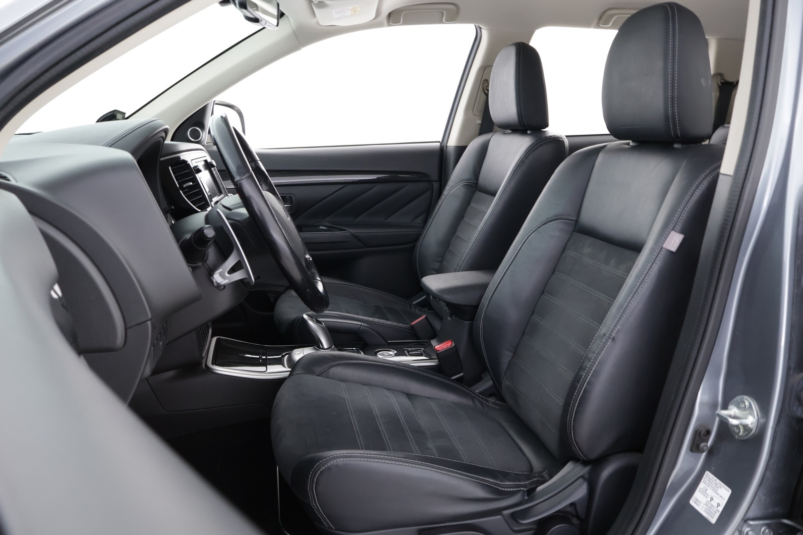 MITSUBISHI OUTLANDER PHEV 2016