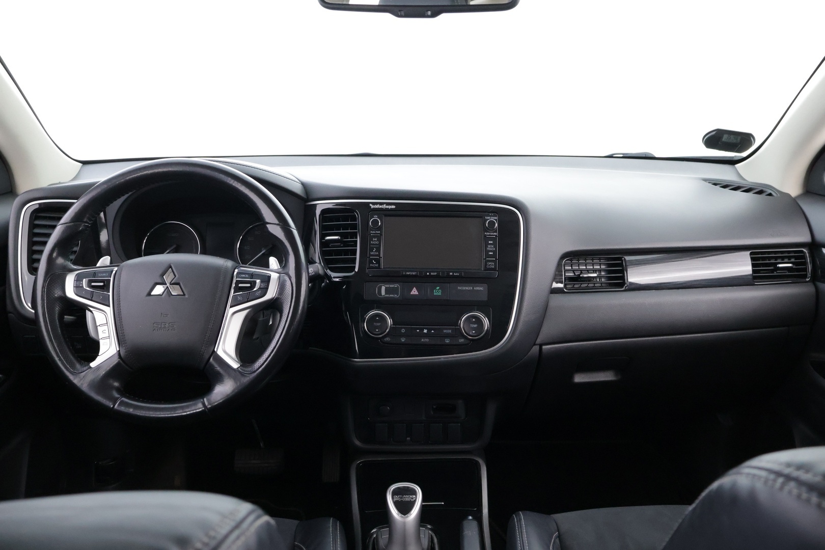 MITSUBISHI OUTLANDER PHEV 2016