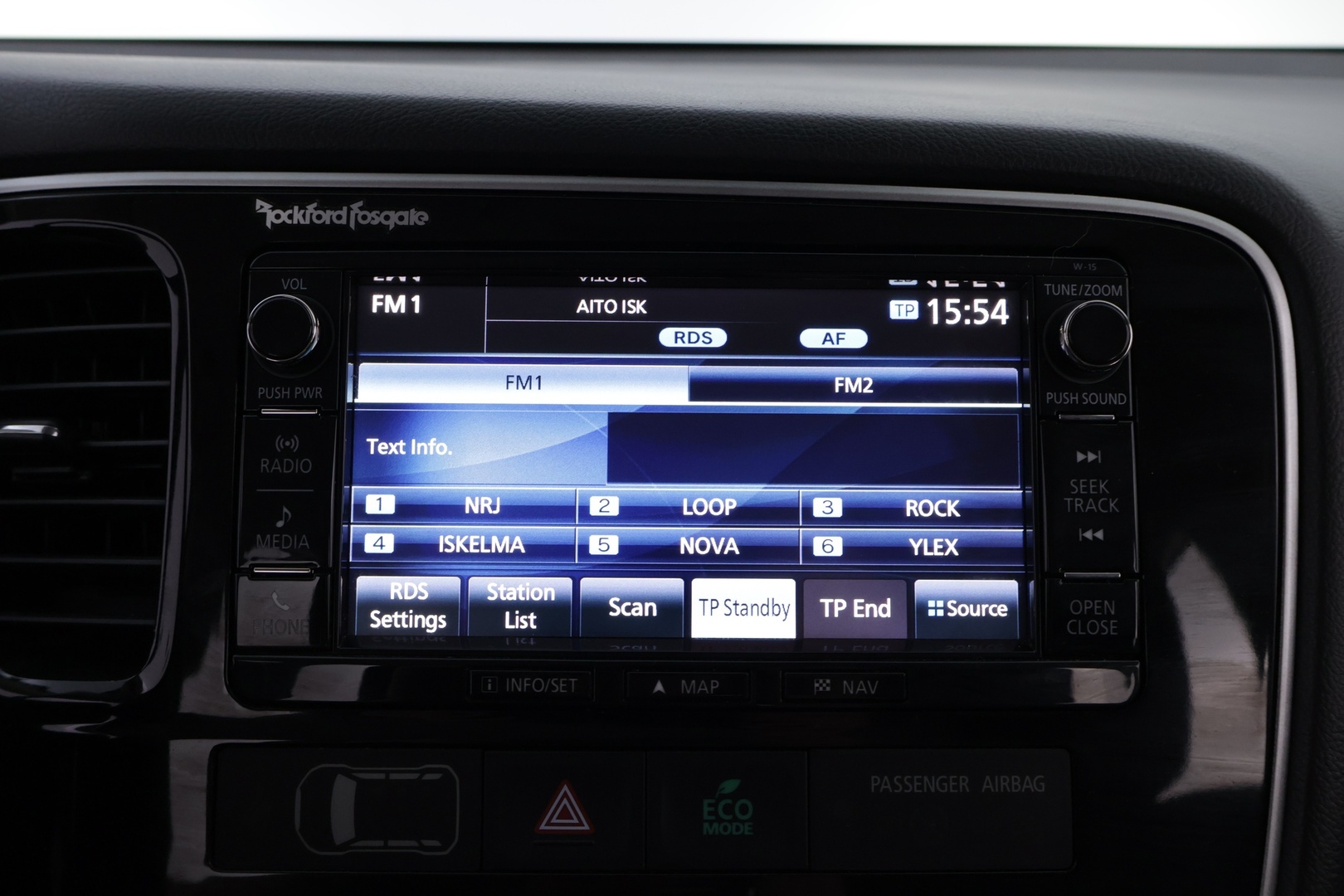 MITSUBISHI OUTLANDER PHEV 2016