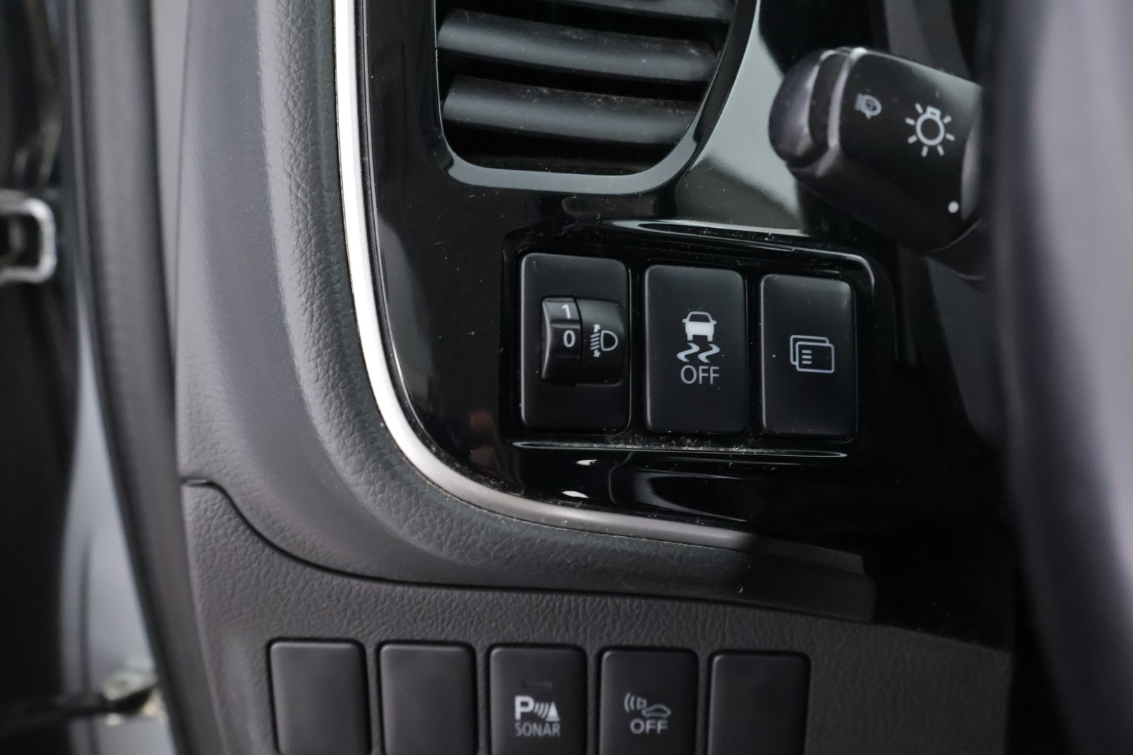MITSUBISHI OUTLANDER PHEV 2016