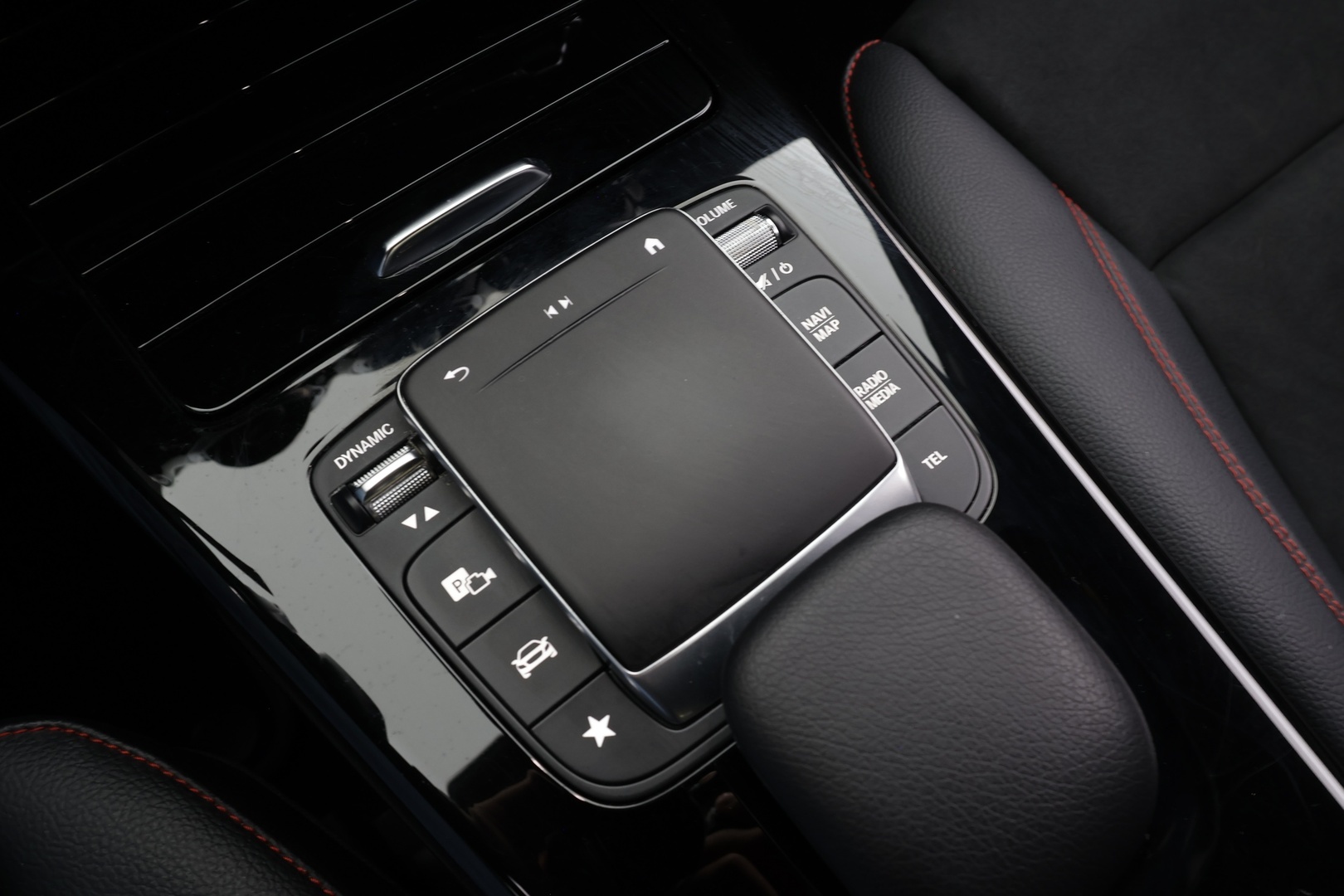 MERCEDES-BENZ CLA 2020