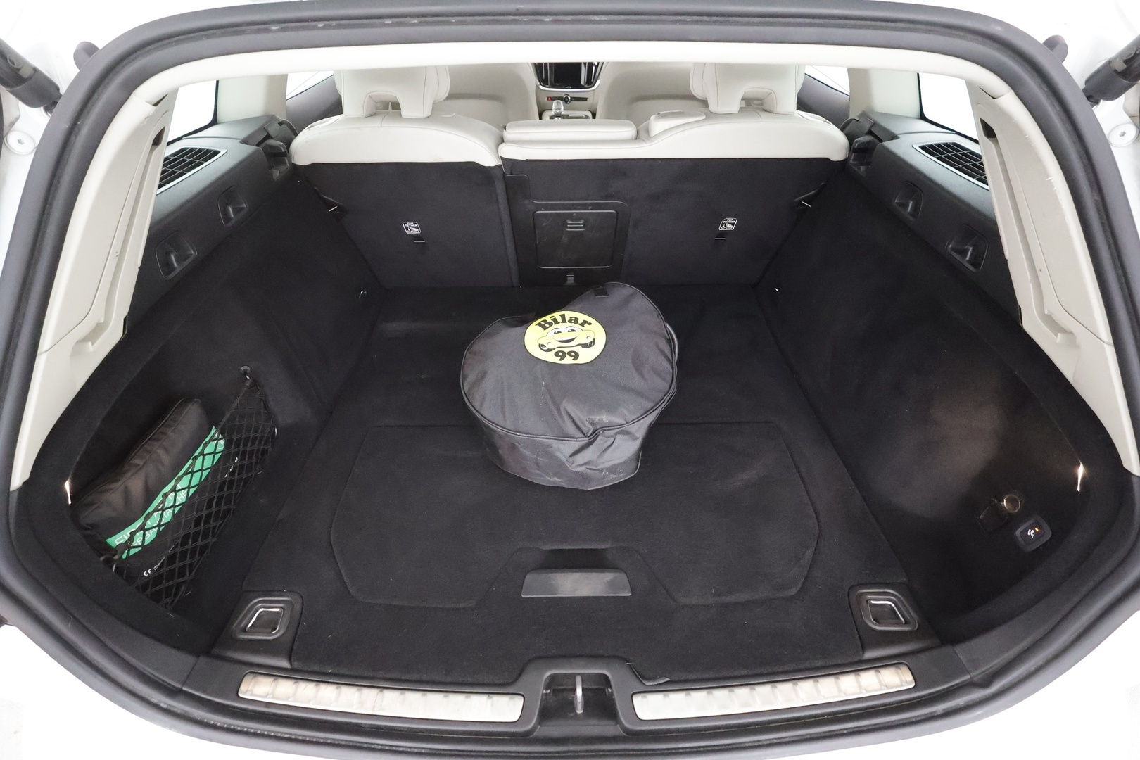 VOLVO V60 2022
