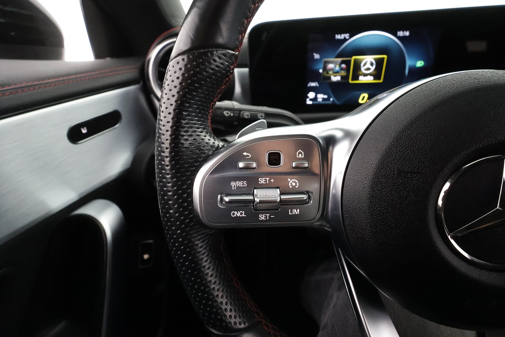 MERCEDES-BENZ CLA 2022