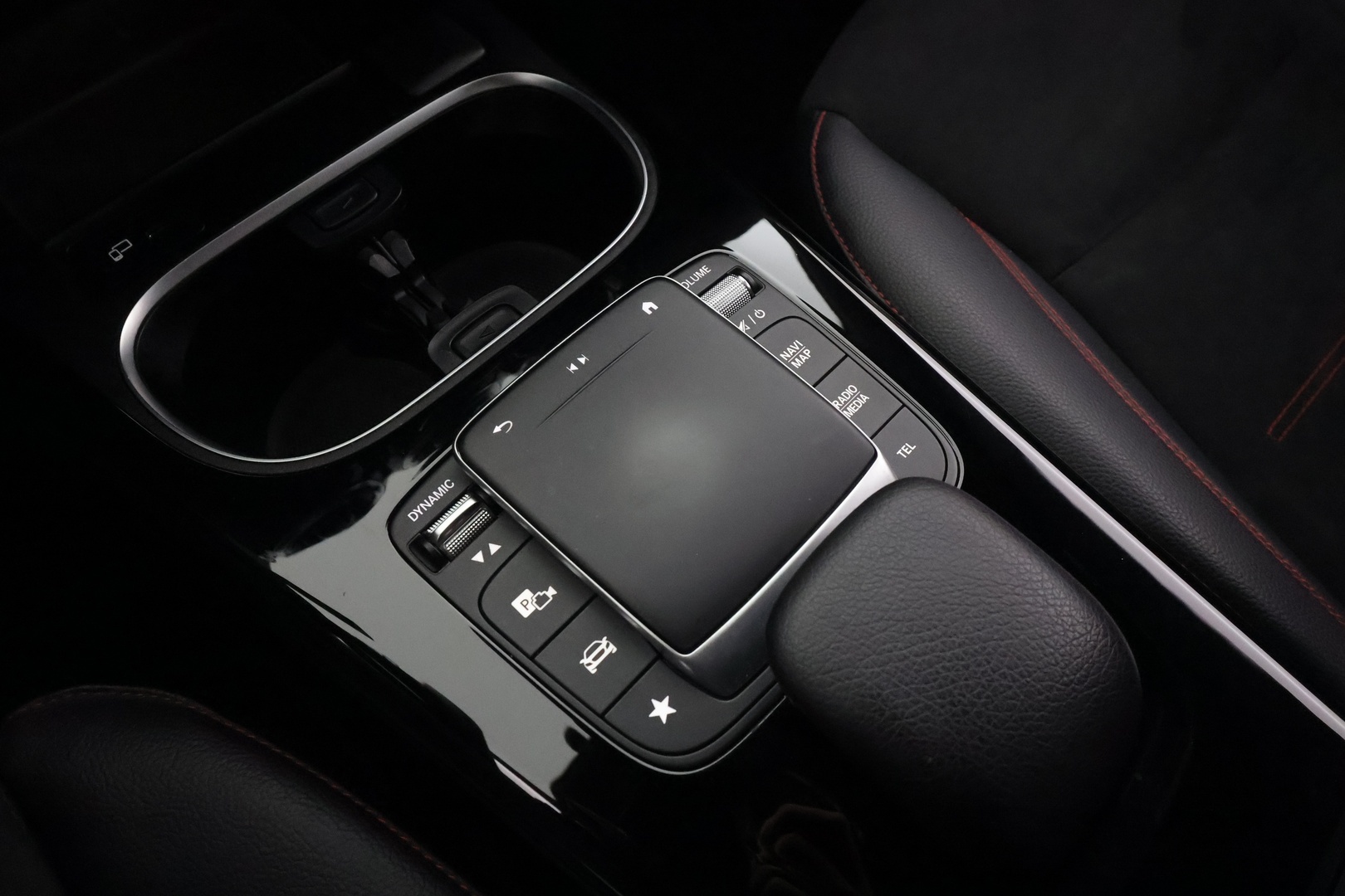 MERCEDES-BENZ CLA 2022