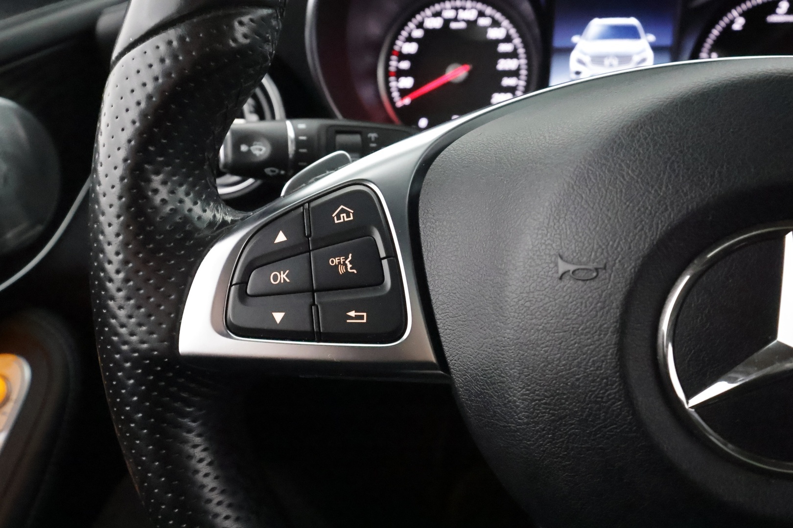 MERCEDES-BENZ GLC 2016