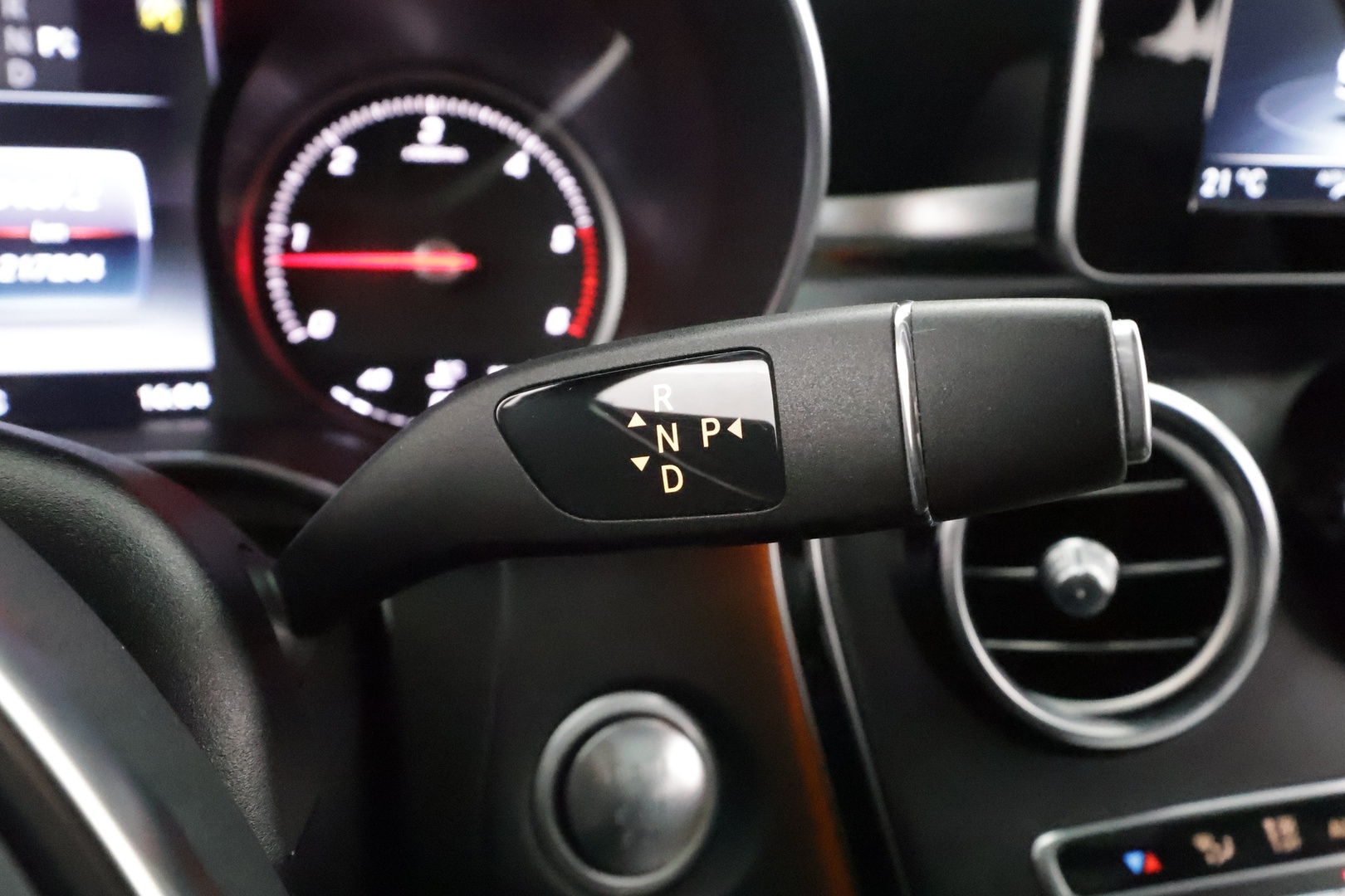 MERCEDES-BENZ GLC 2016