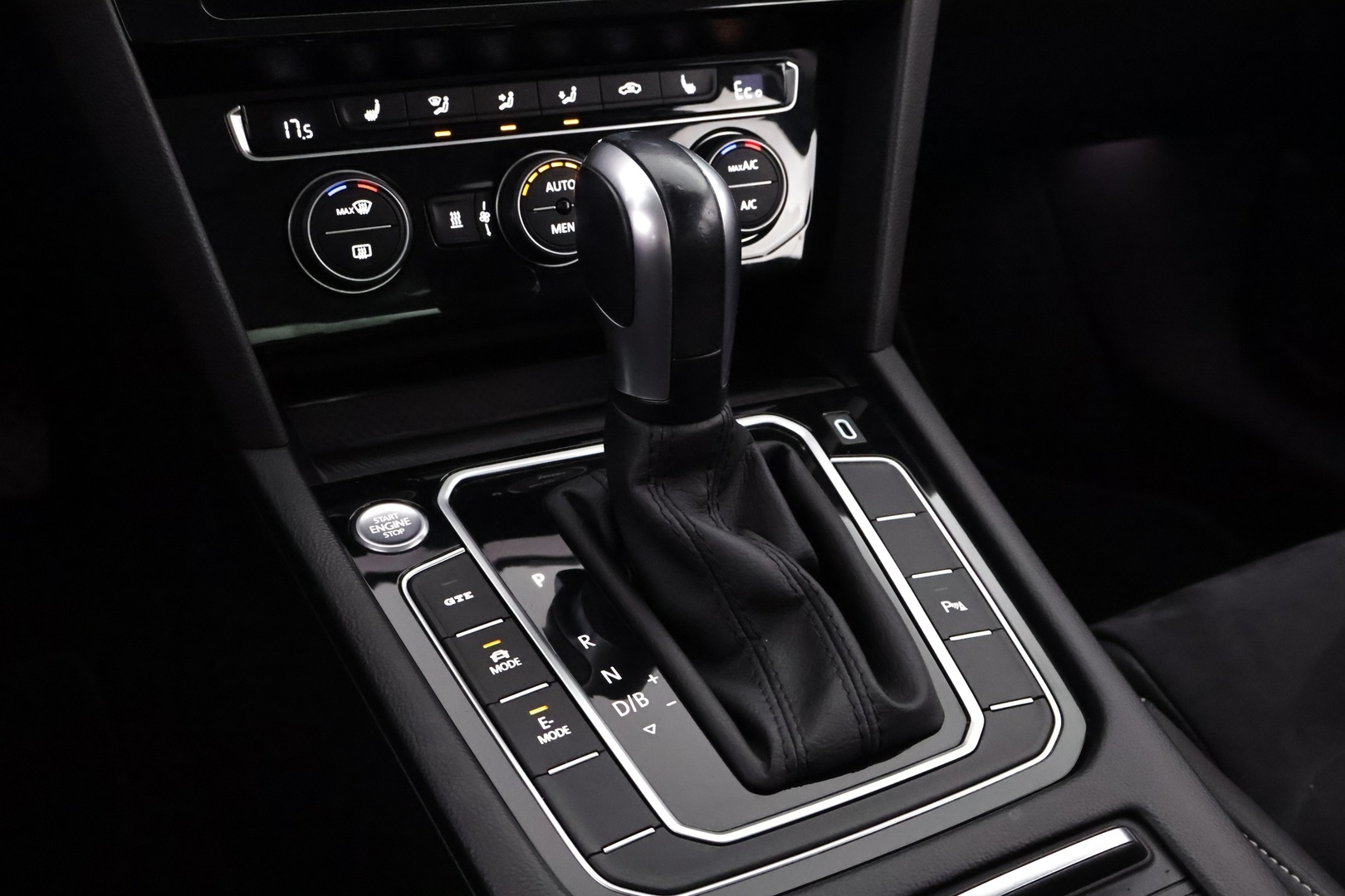 VOLKSWAGEN PASSAT 2020