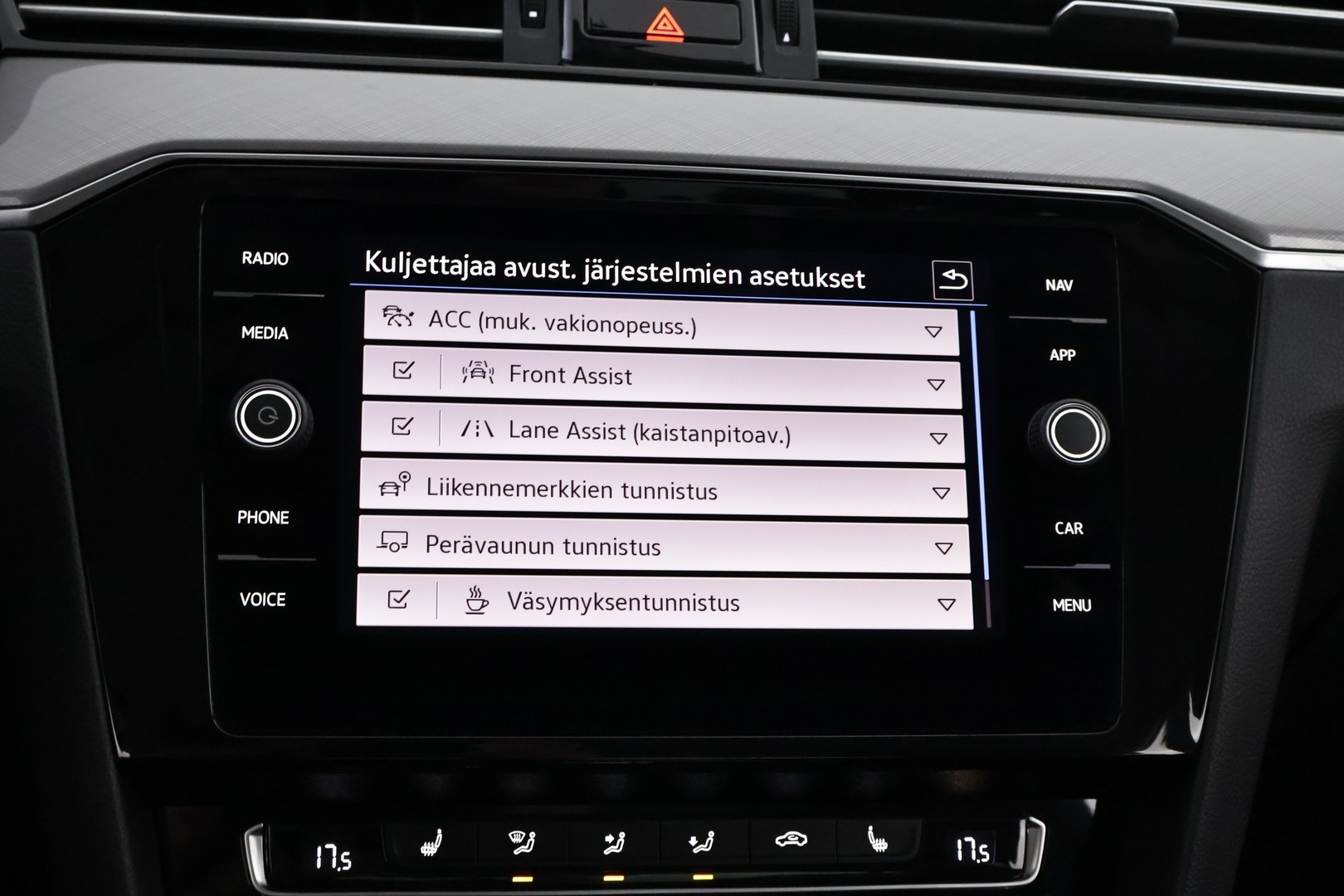VOLKSWAGEN PASSAT 2020