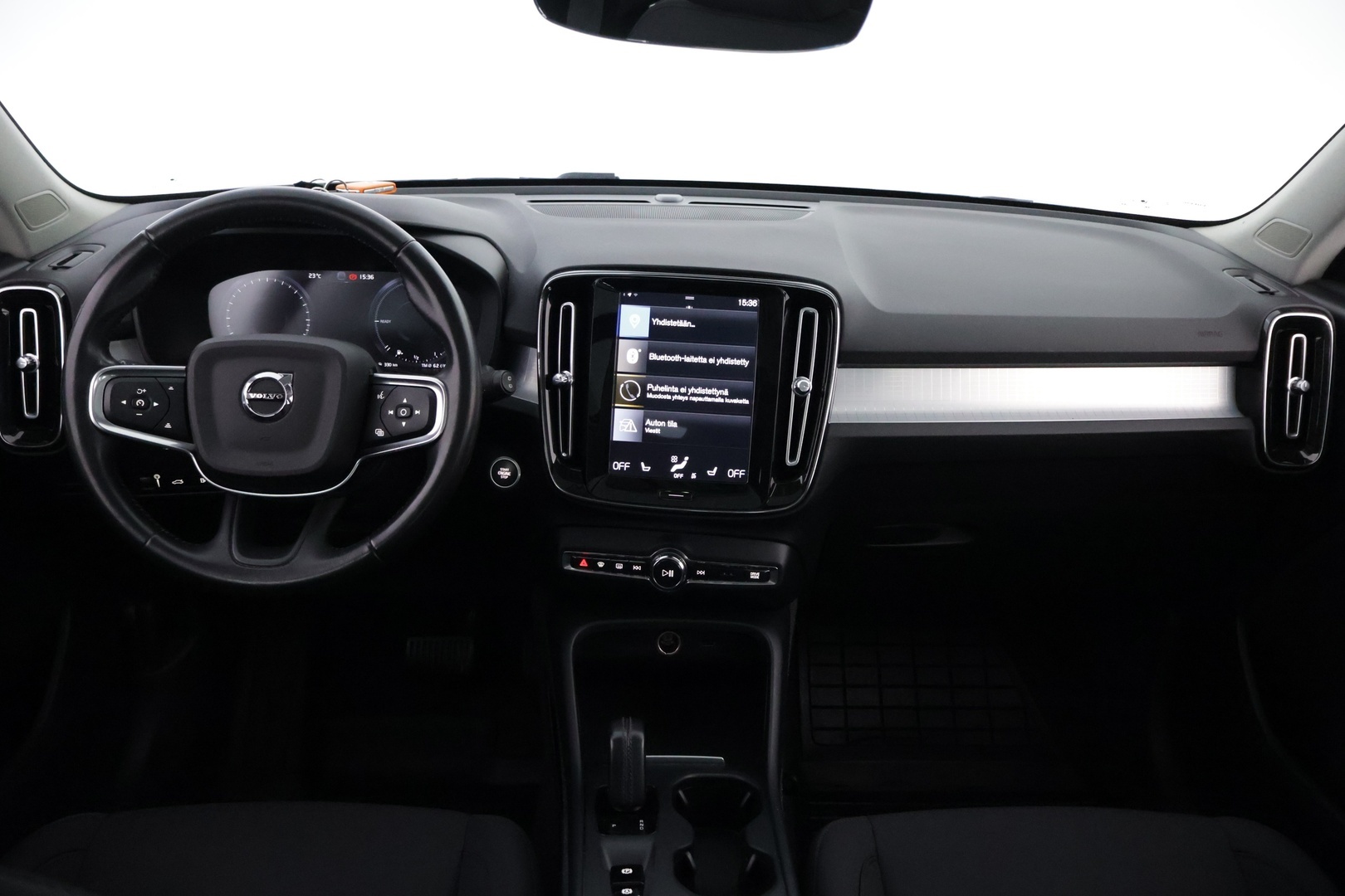 VOLVO XC40 2021