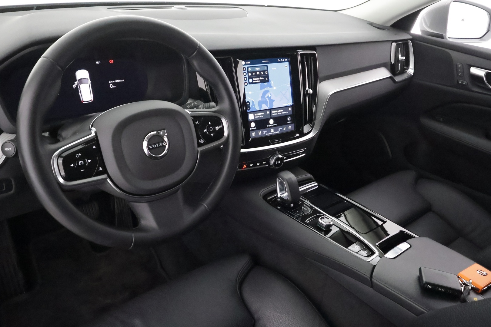 VOLVO V60 2024