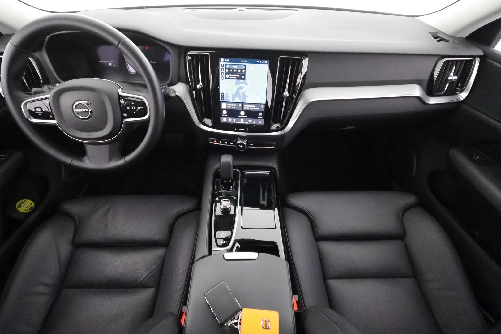 VOLVO V60 2024