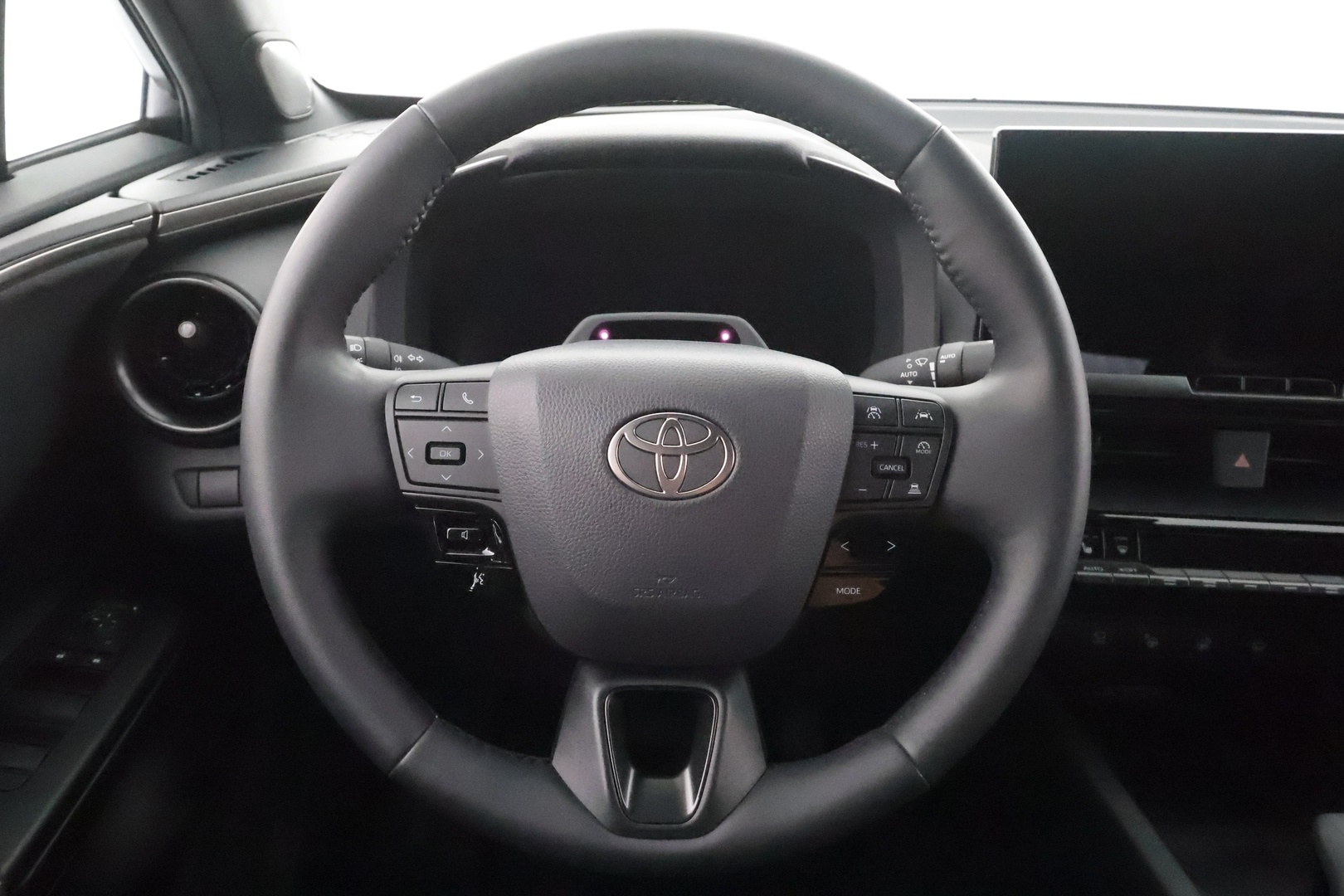 TOYOTA C-HR 2024