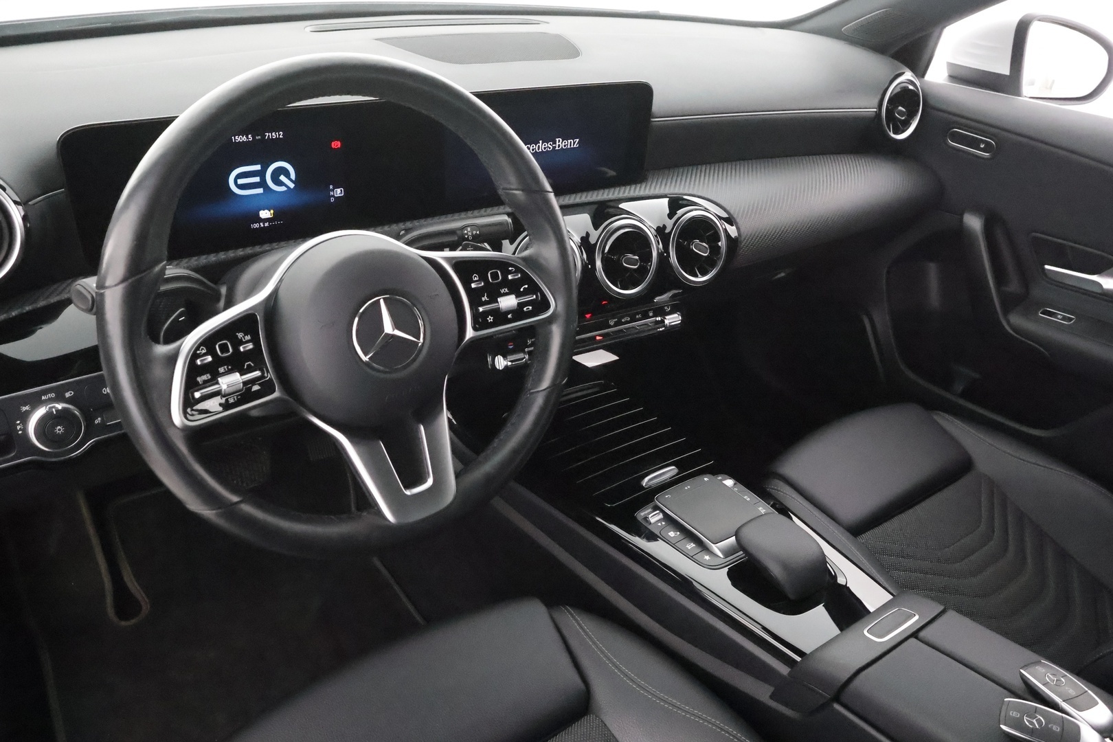 MERCEDES-BENZ A 2021