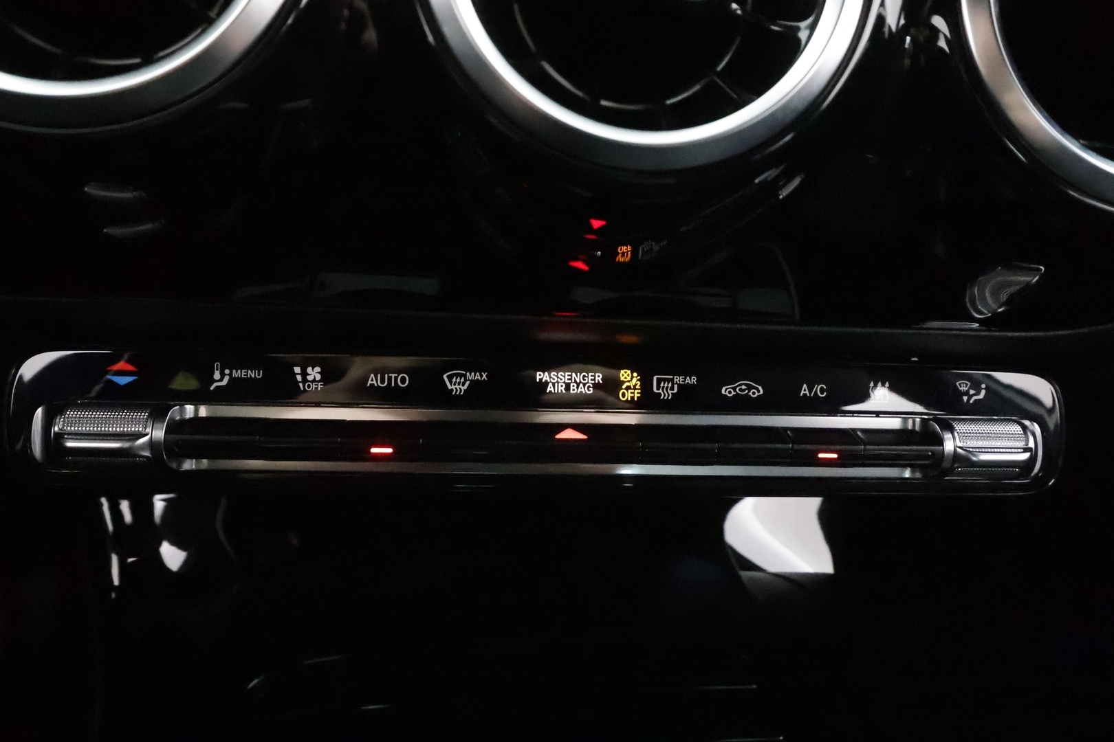 MERCEDES-BENZ A 2021